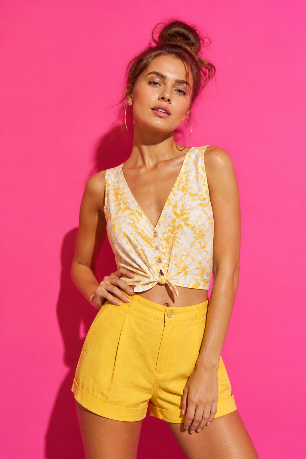 Summer look in yellow and white